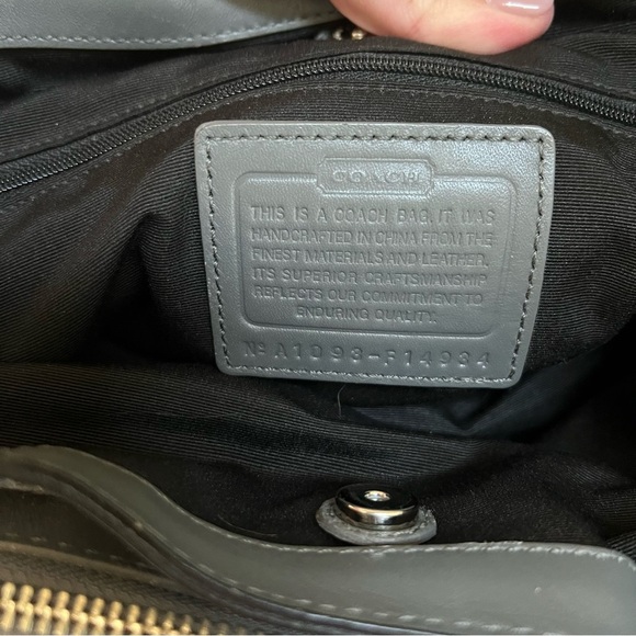 COACH Gray and White Shoulder Bag with classic ‘C’ pattern - Picture 7 of 8